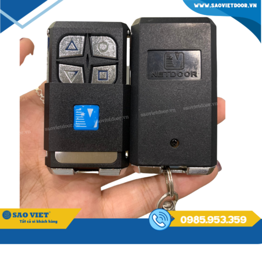 Cửa kính cường lực xếp trượt 22 Tay điều kiển cửa cuốn 2