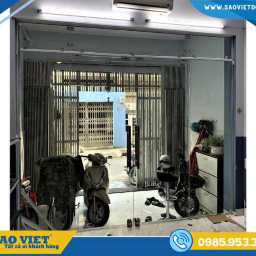 Vách kính showroom Cao Cấp 39 cua-kinh-lua-09