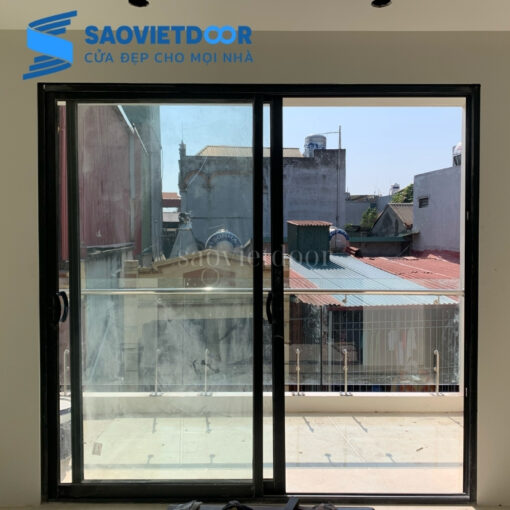 Cửa đi mở trượt 2 cánh nhôm Xingfa sau thi công
