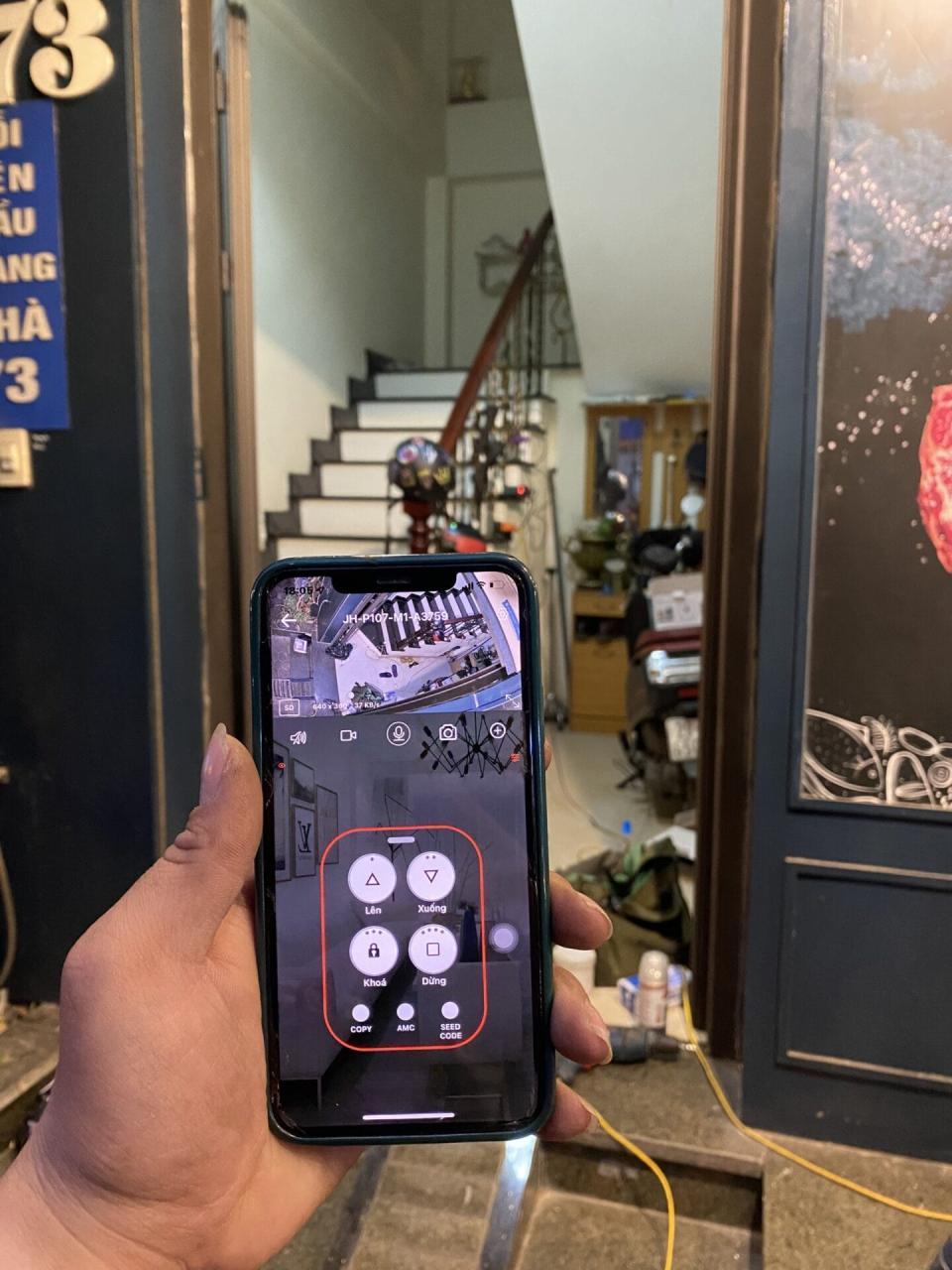 BO DIEU KHIEN CUA CUON QUA DIEN THOAI 1