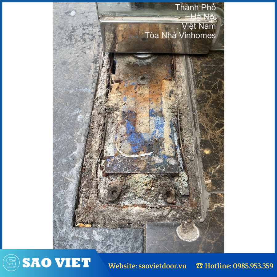 Bản Lề Thuỷ Lực Bị Ra Dầu Thì Phải Xử Lý Thế Nào ? 17 ban le thuy luc chay dau 02 2