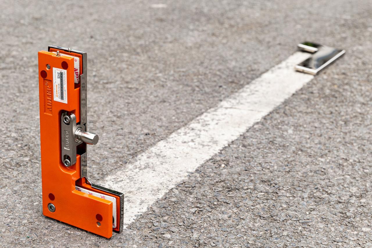 Thông số kỹ thuật cửa Kẹp góc Adler.