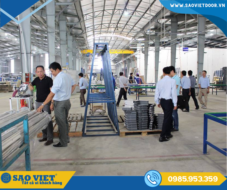 Nhà Máy Sản Xuất Nhôm Kính Đi Đầu Về Chất Lượng tại Saovietdoor 20 nha may nhom 04 2