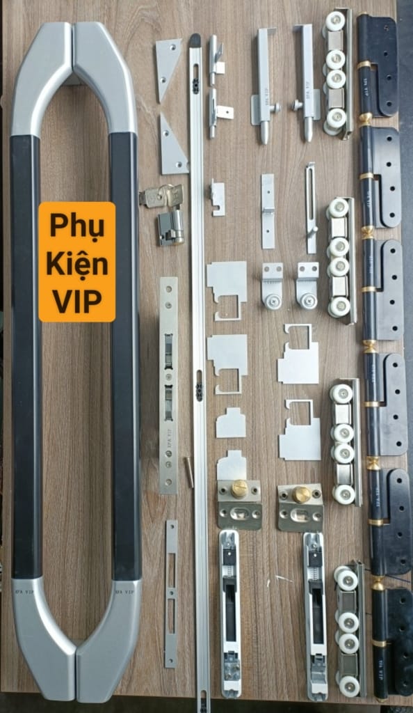Báo Giá Cửa Nhôm Trượt Quay Mới Nhất 28 phu kien cua nhom truot quay vip 594x1024 1
