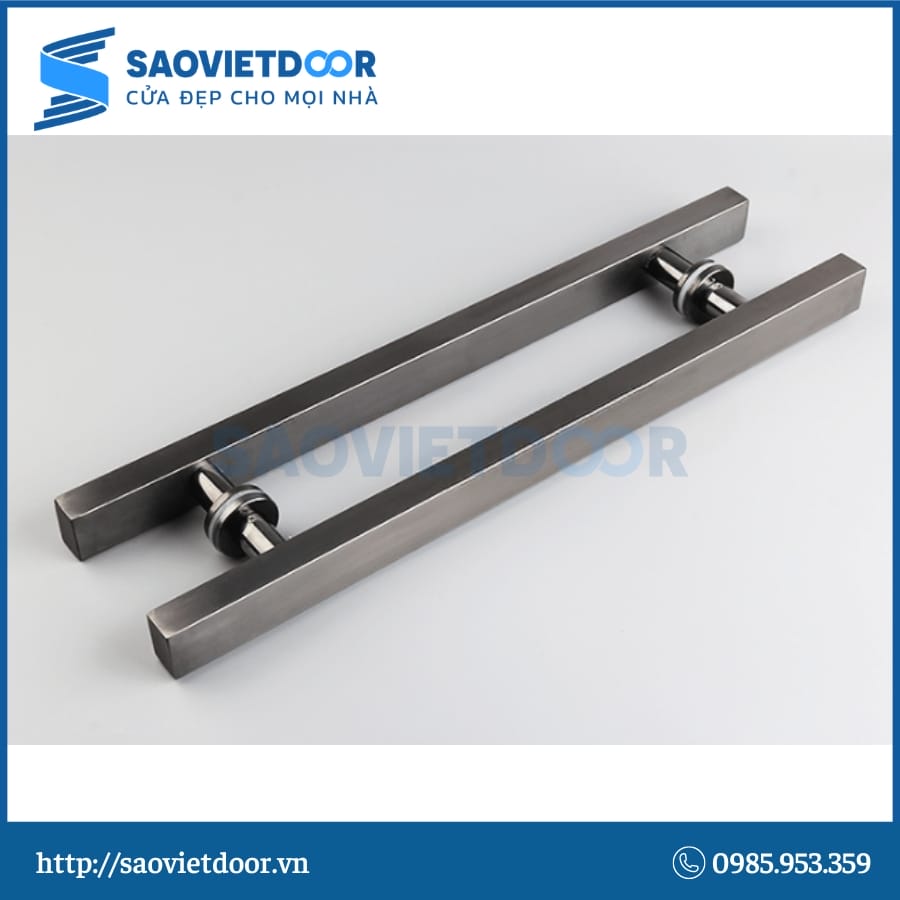 Tay nắm inox vuông màu đen mang đến sự bí ẩn và tinh tế.