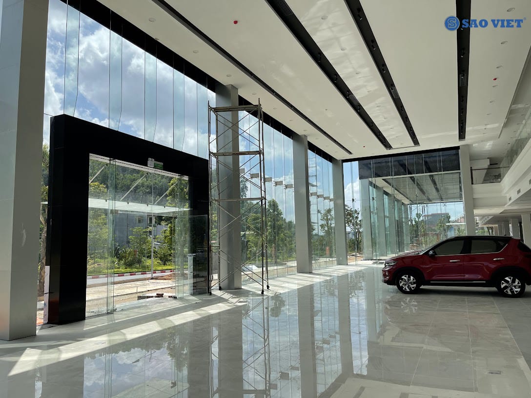 Thi công kính cường lực tại Showroom Ô Tô Huyndai - Yên Bái 16 thi công cửa kính cường lực