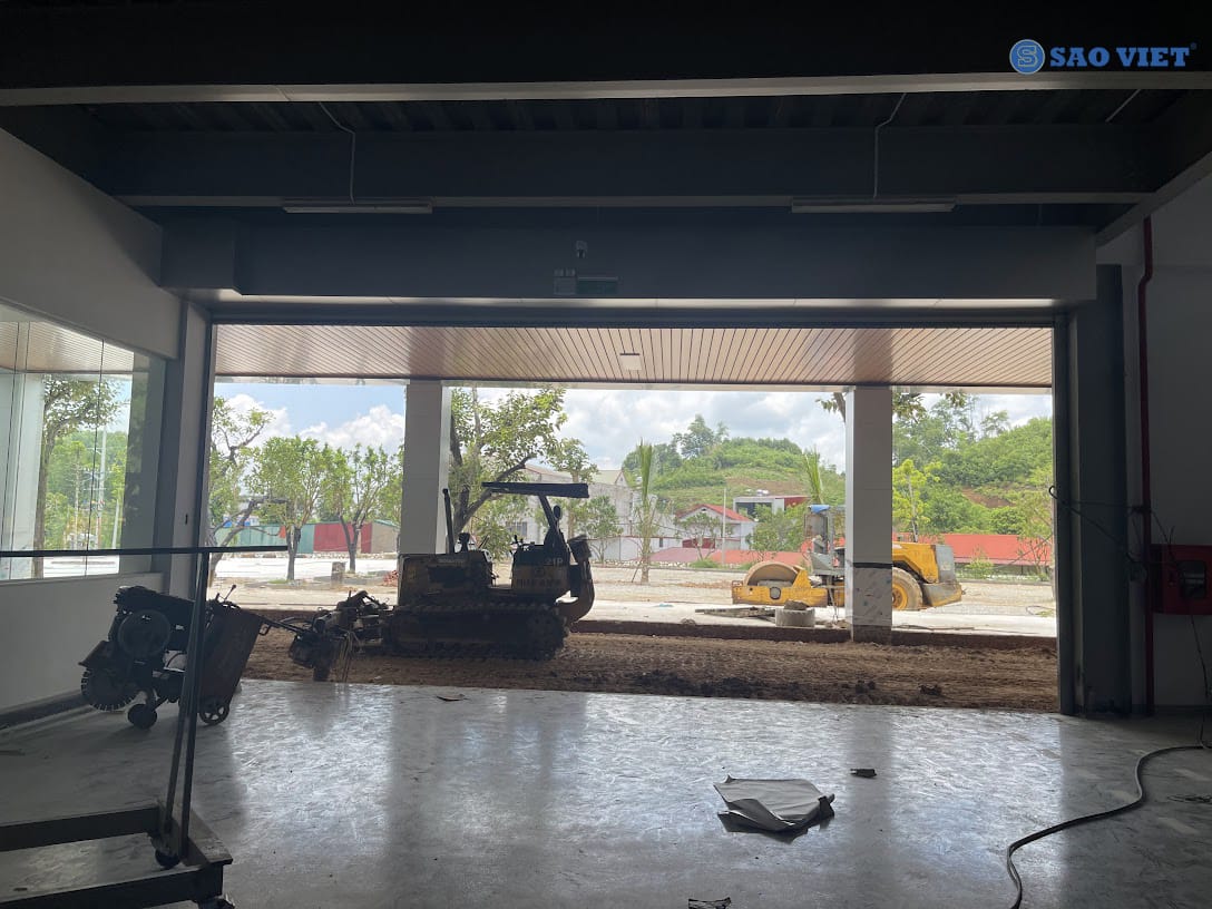Thi công kính cường lực tại Showroom Ô Tô Huyndai - Yên Bái 17 thi công cửa kính cường lực