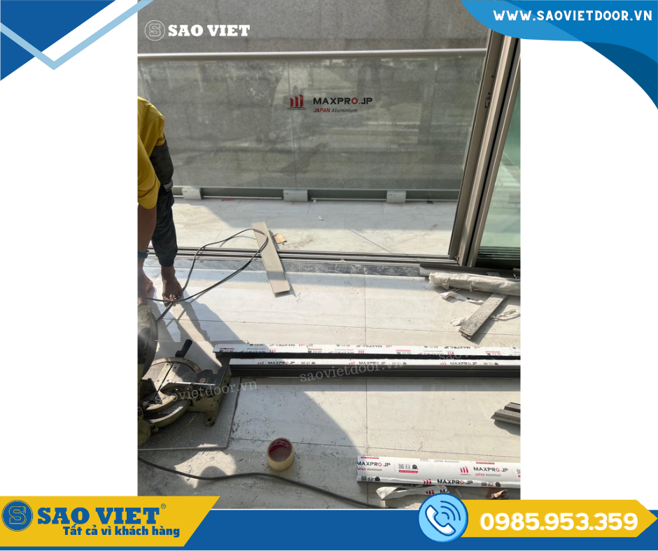 Thi công lan can kính cao cấp Maxpro cho Gia đình Anh Trần Huy Hùng tại TT Quang Minh, Mê Linh - Hà Nội 26 thi cong lan can kinh maxpro 15