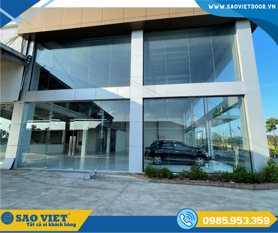 Vách kính showroom Cao Cấp 62 vach kinh showroom 17