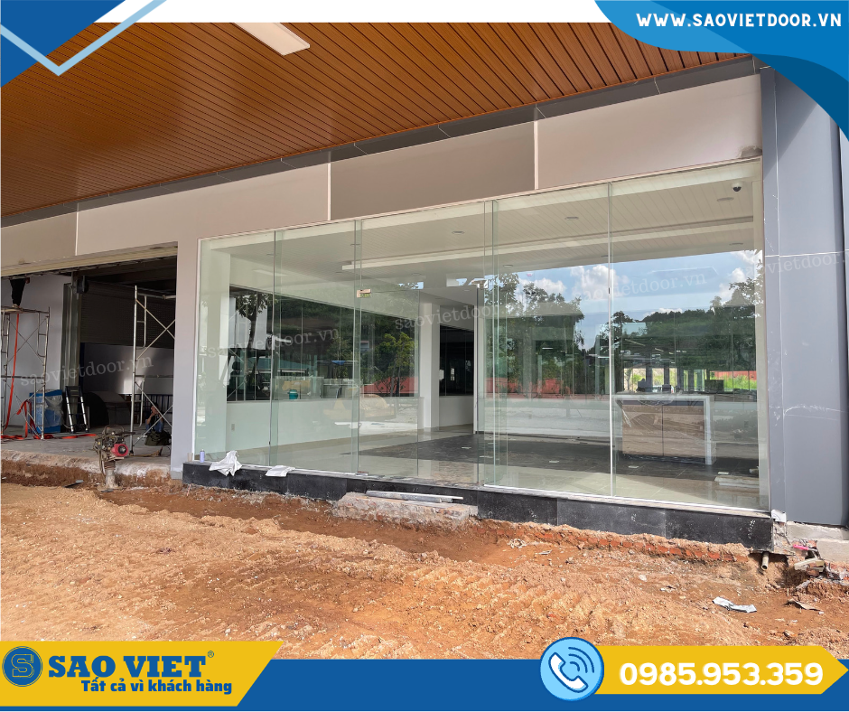 Vách kính showroom Cao Cấp 63 vach kinh showroom 18