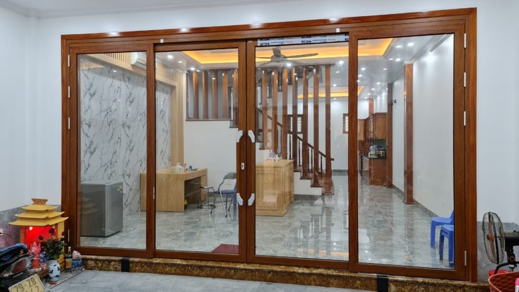 Báo Giá Cửa Nhôm Trượt Quay Mới Nhất 39 z3548928798640 28b1ec56f2991c9fbdeb6fcad4866450 1024x576 1
