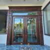 Cửa nhôm thuỷ lực khuân phào biệt thự