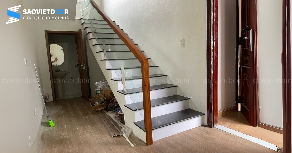 Lắp Đặt Cửa Nhôm Kính Topal, Cầu Thang Kính Tại Gia Đình Bác Đoạt - Cổ Đô, Ba Vì 27 Thi công cầu thang kính tại gia đình bác Đoạt - Ba Vì