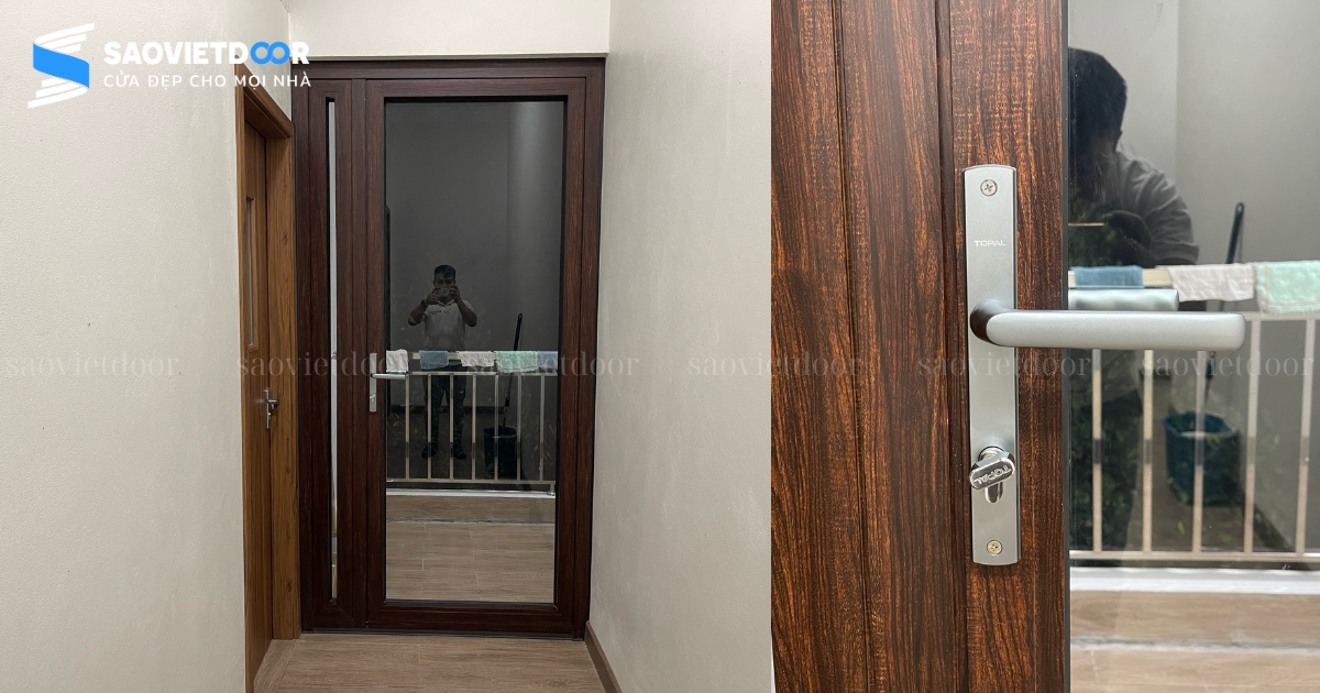 Lắp Đặt Cửa Nhôm Kính Topal, Cầu Thang Kính Tại Gia Đình Bác Đoạt - Cổ Đô, Ba Vì 43 Thi công cửa nhôm Topal - cửa đi mở quay tại gia đình bác Đoạt - Ba Vì
