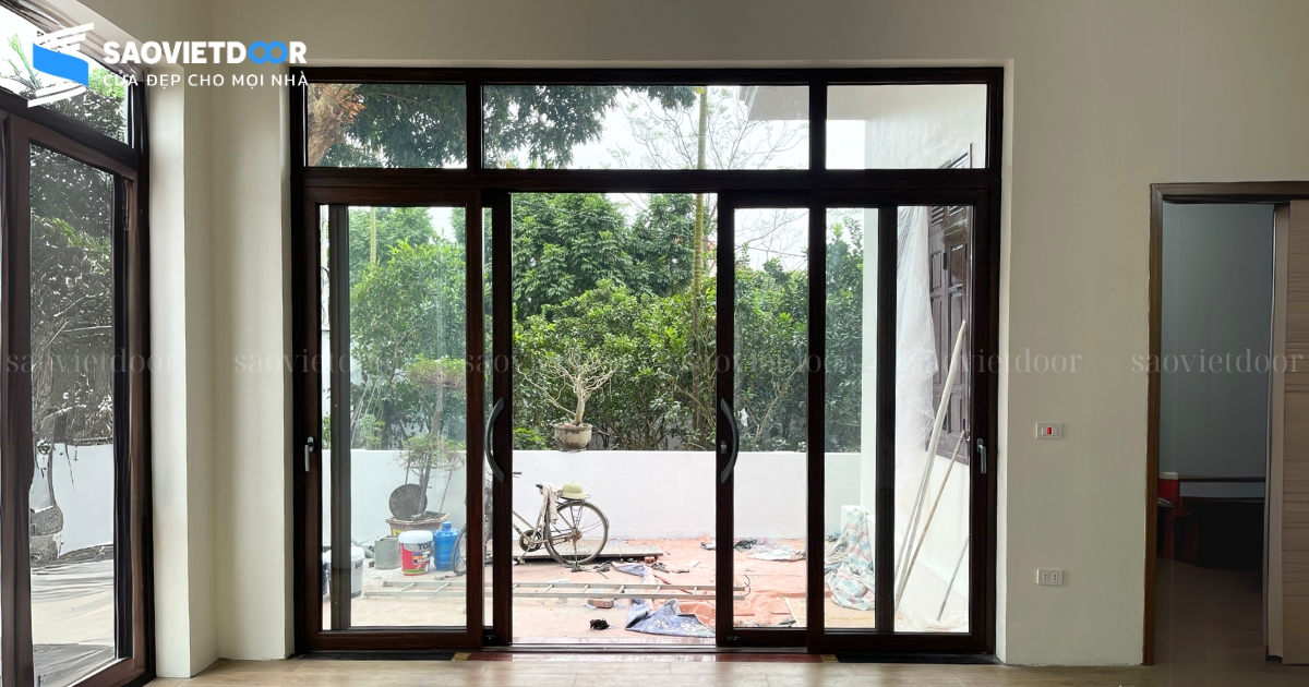 Lắp Đặt Cửa Nhôm Kính Topal, Cầu Thang Kính Tại Gia Đình Bác Đoạt - Cổ Đô, Ba Vì 39 Thi công cửa nhôm Topal - cửa đi mở trượt tại gia đình bác Đoạt - Ba Vì