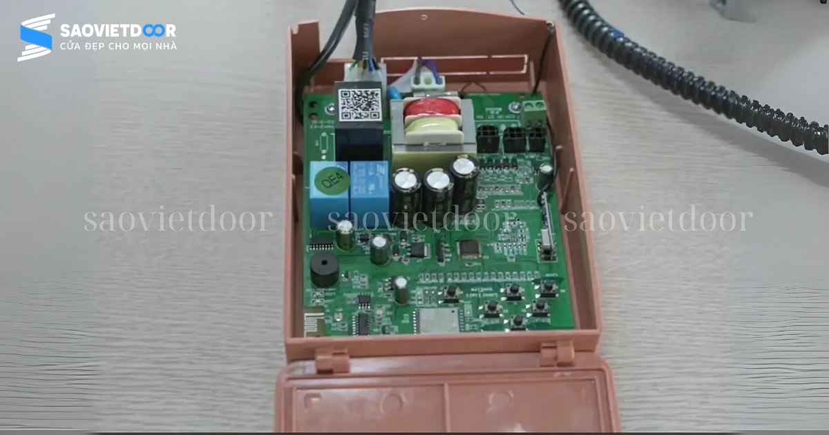 Hộp Điều Khiển Cửa Cuốn Austdoor AA806 Chính Hãng 17 Hộp điều khiển cửa cuốn Austdoor AA806