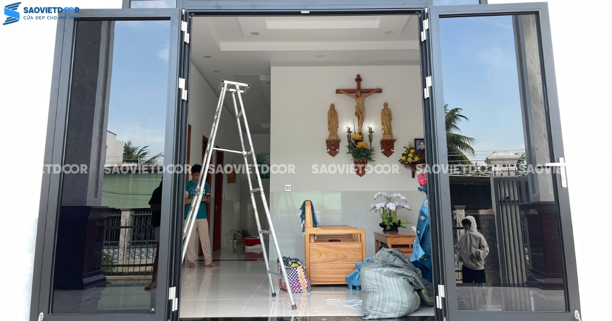 Công Trình Sử Dụng Nhôm Maxpro Cho Anh Phương - Bắc Ninh 27 Cửa Đi Mở Quay Nhôm Maxpro 55