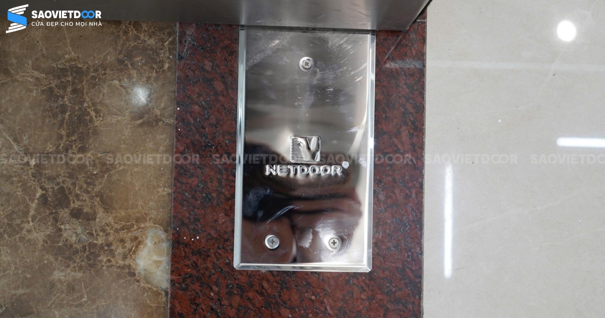 Bản lề sàn Netdoor.